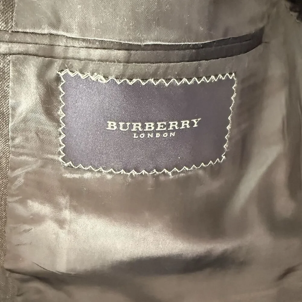 Burberry London 2-Piece Suit‎ 43L 36x40 Gray Pinstriped 100% Wool Made USA